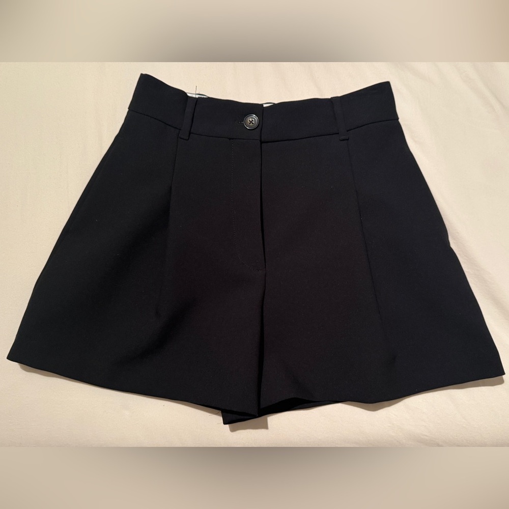 ZARA WIDE SHORTS SIZE SMALL